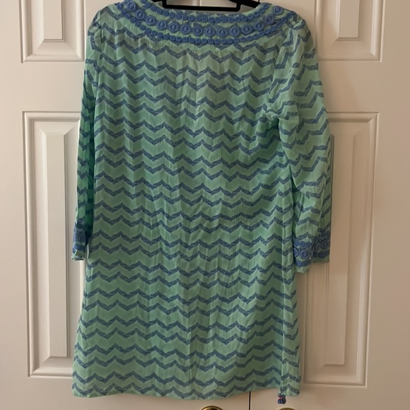 Vineyard Vines cover up - Picture 4 of 4